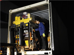 加班發(fā)貨，20臺壓路機出口阿聯(lián)酋