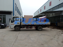 福瑞得機械瀝青灌縫機，手扶雙輪壓路機裝車成功及時發(fā)貨