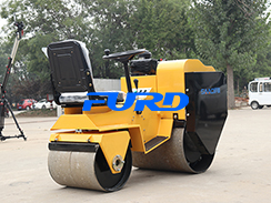 小型壓路機(jī)廠(chǎng)家如何把握市場(chǎng)行情