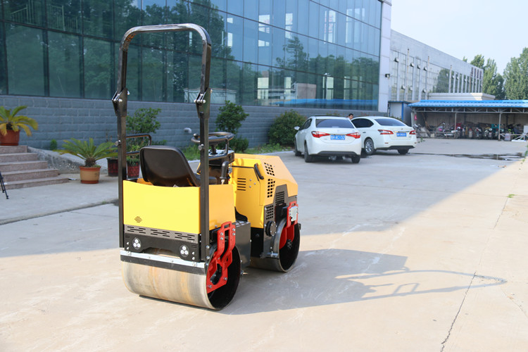 把施工效率提升的更高，是每個(gè)壓路機(jī)組長(zhǎng)的重要任務(wù)